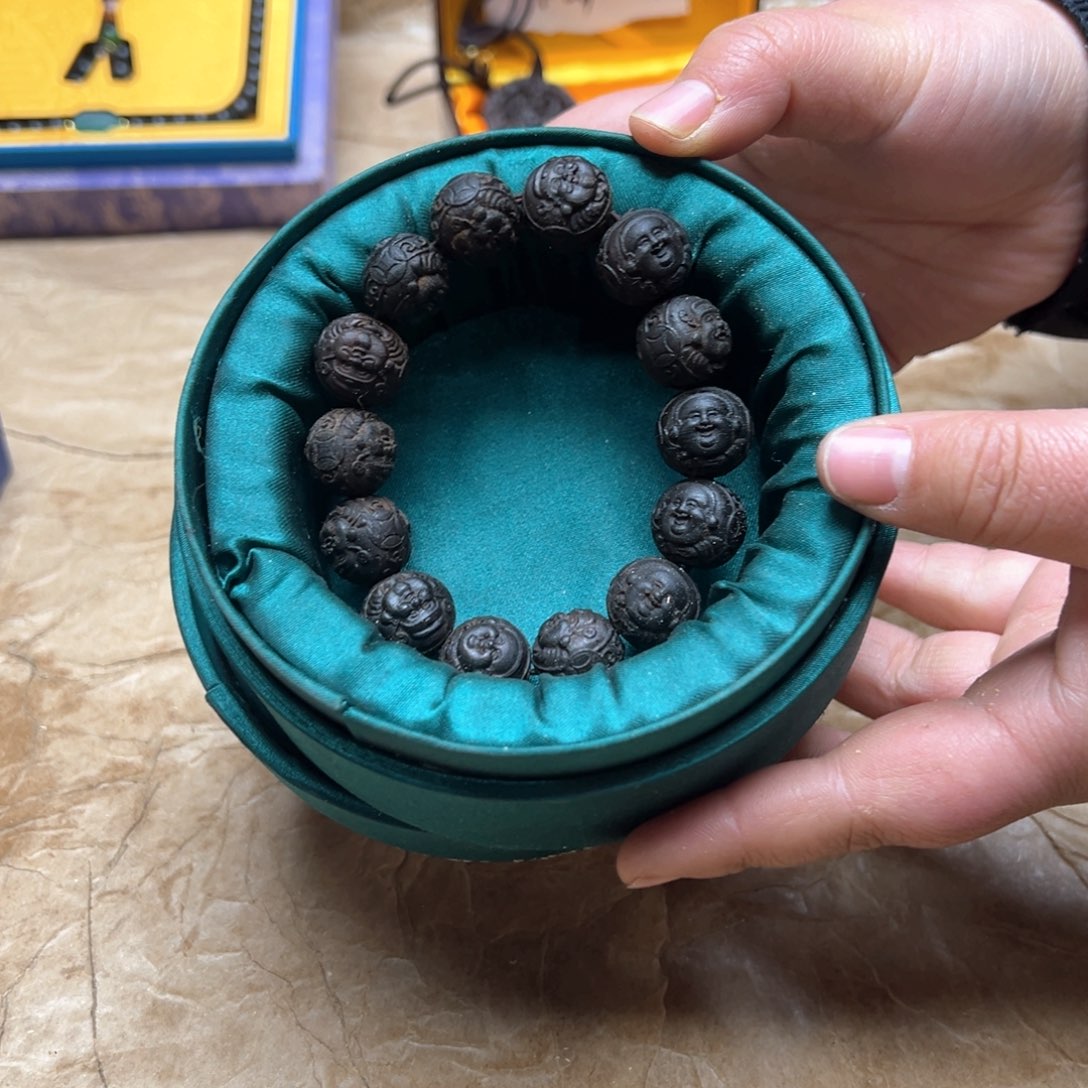 大叶紫檀（黑酸枝木类）