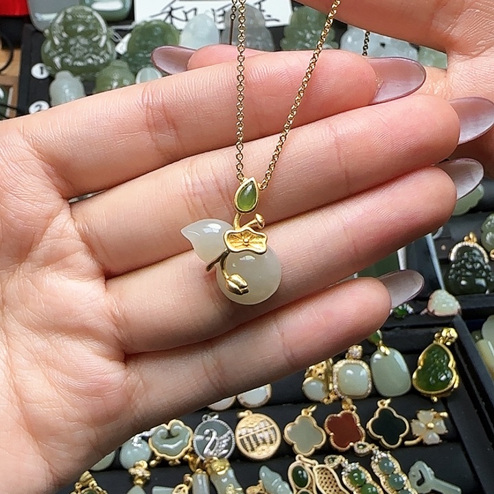 吊坠(赠链)银S925镶嵌和田玉