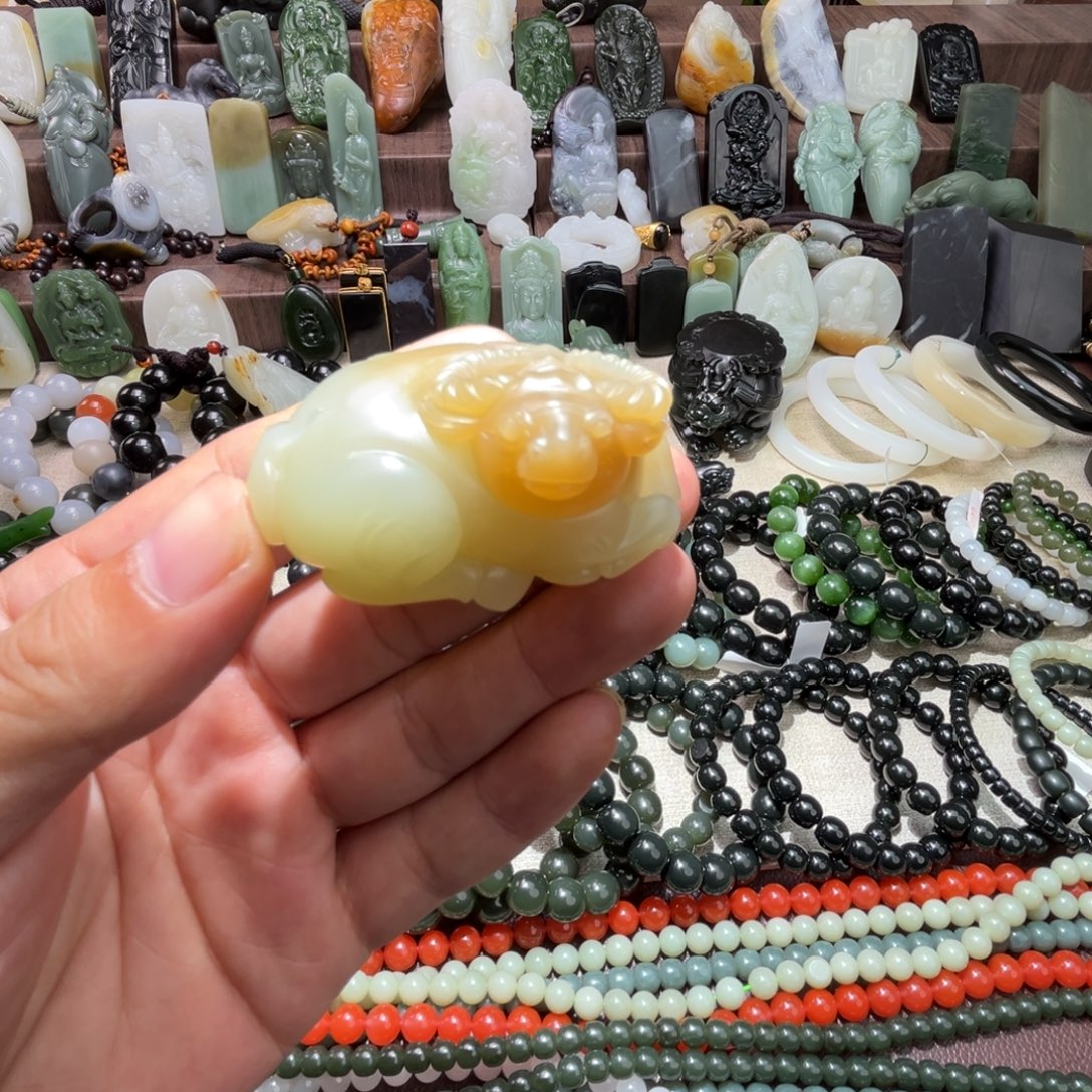 和田玉未镶嵌颈饰