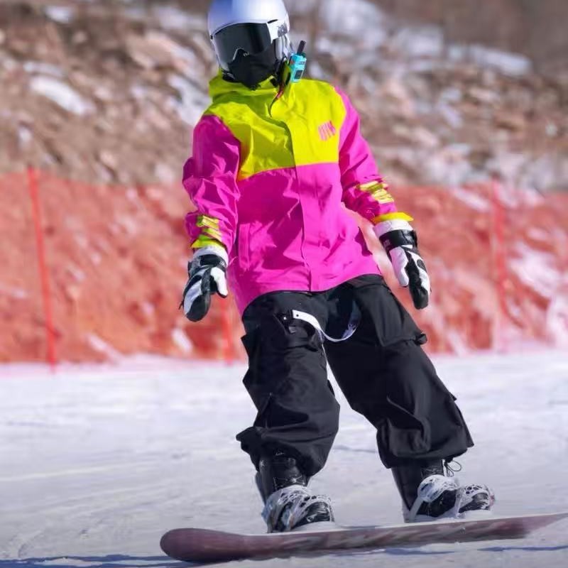 超大码专业情侣滑雪服冲锋衣防水透气户外雪衣