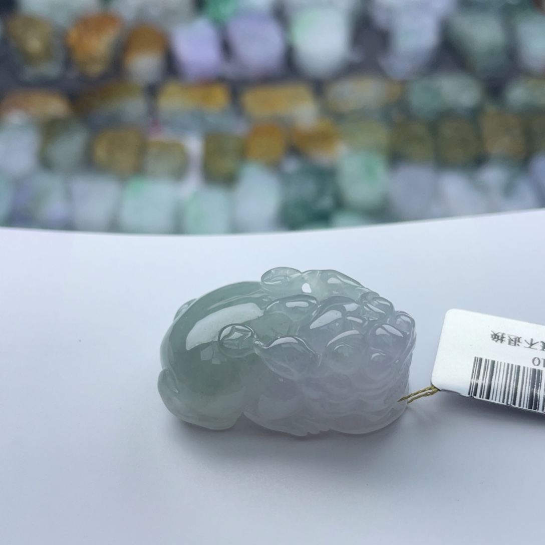 翡翠未镶嵌颈饰貔貅