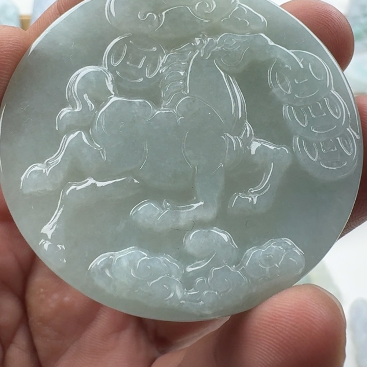 翡翠未镶嵌颈饰天然缅甸A货翡翠