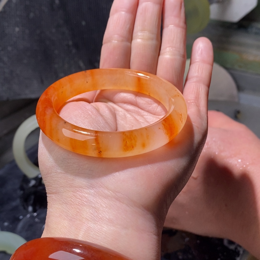 石英质玉未镶嵌手镯