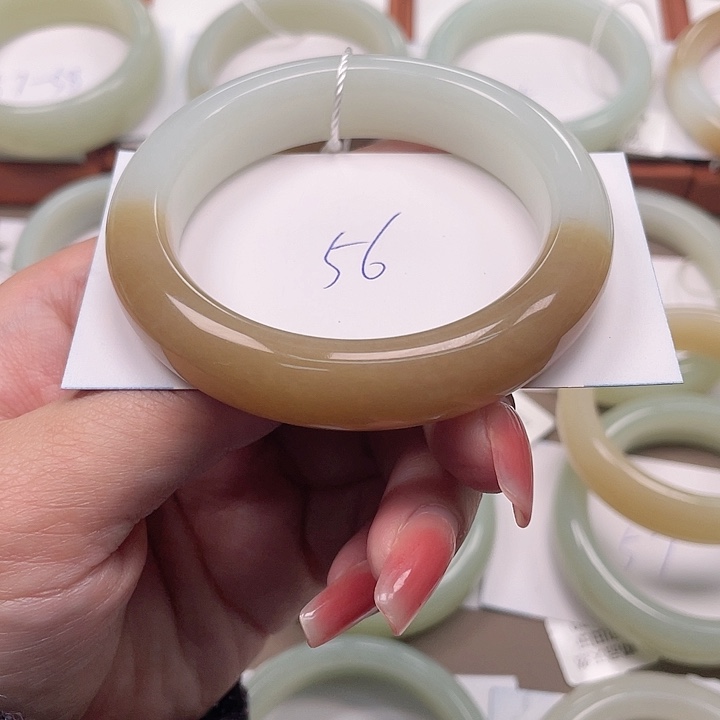 未镶嵌手镯和田玉森**?