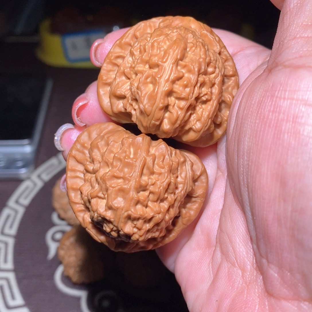 文玩核桃把件凌**影糖三角