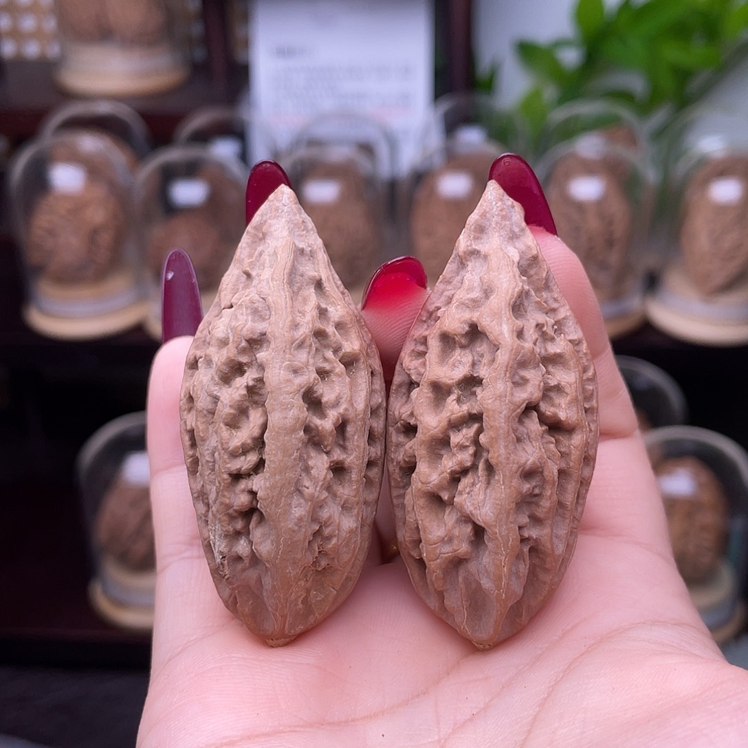 8***3文玩核桃吊坠黑龙柳叶