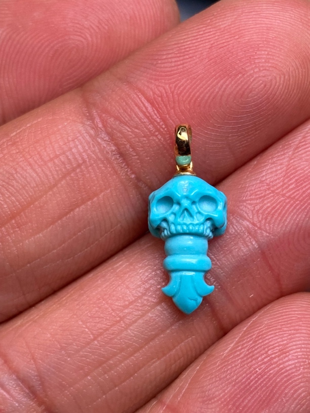 原矿高瓷蓝玉化料绿松石骷髅，18k金镶嵌，尺寸：15.5/8mm