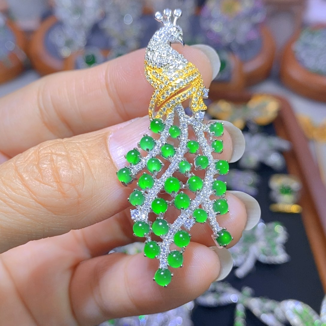 翡翠颈饰银S925镶嵌天然翡翠