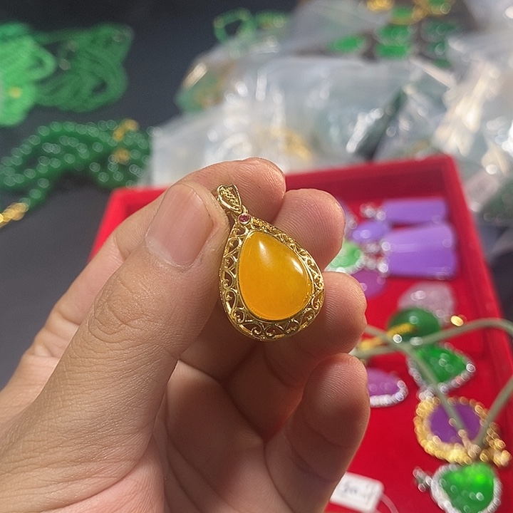 翡翠颈饰未镶嵌价格