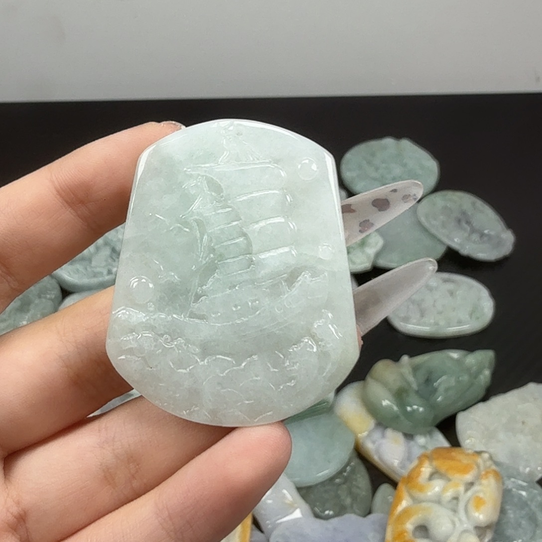 翡翠未镶嵌颈饰翡翠