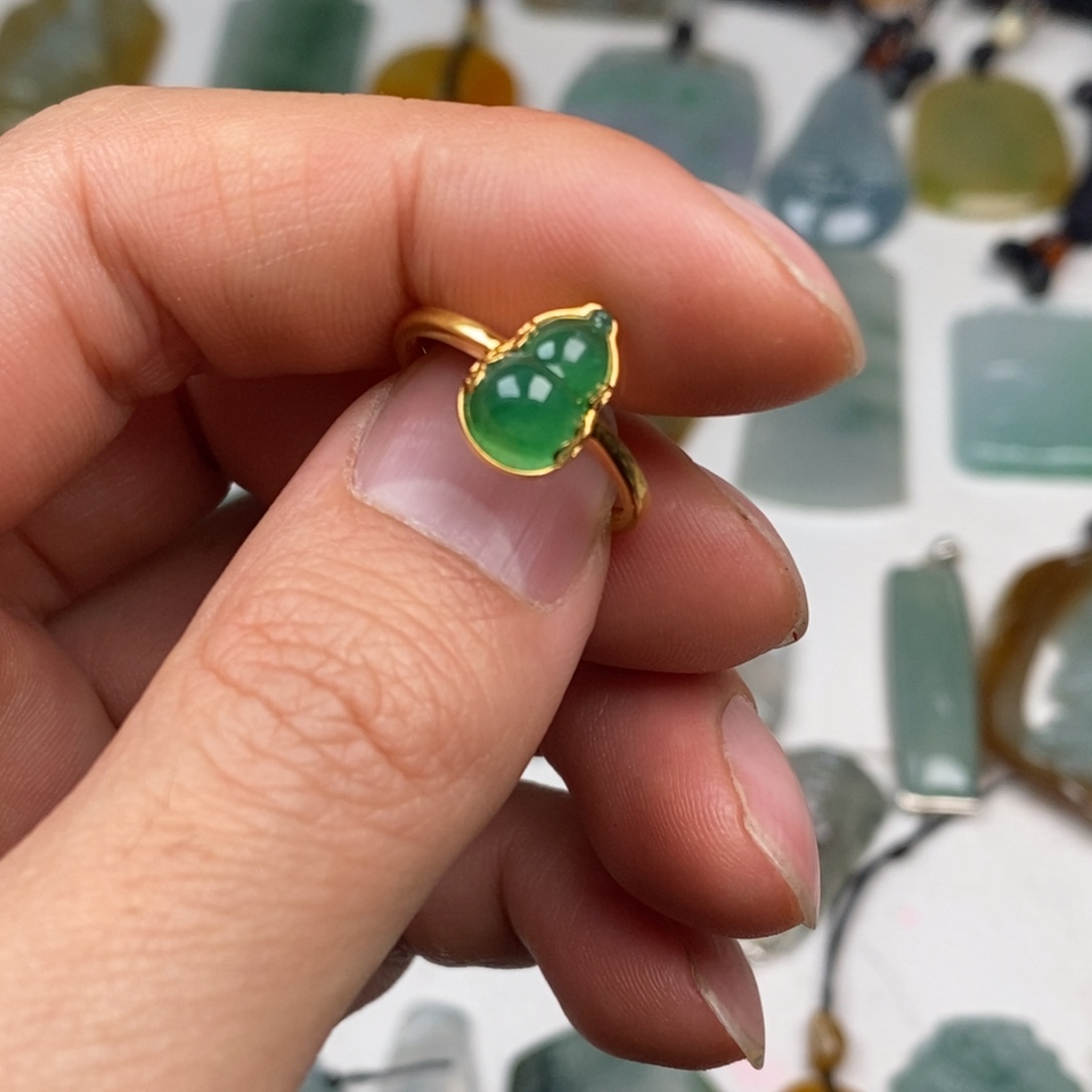 城****定制翡翠18K金镶嵌戒指