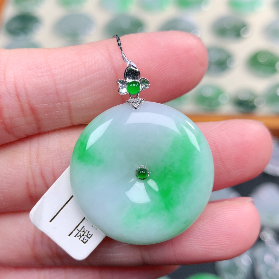 翡翠18K金镶嵌吊坠(不含链)33-26.5-5.5