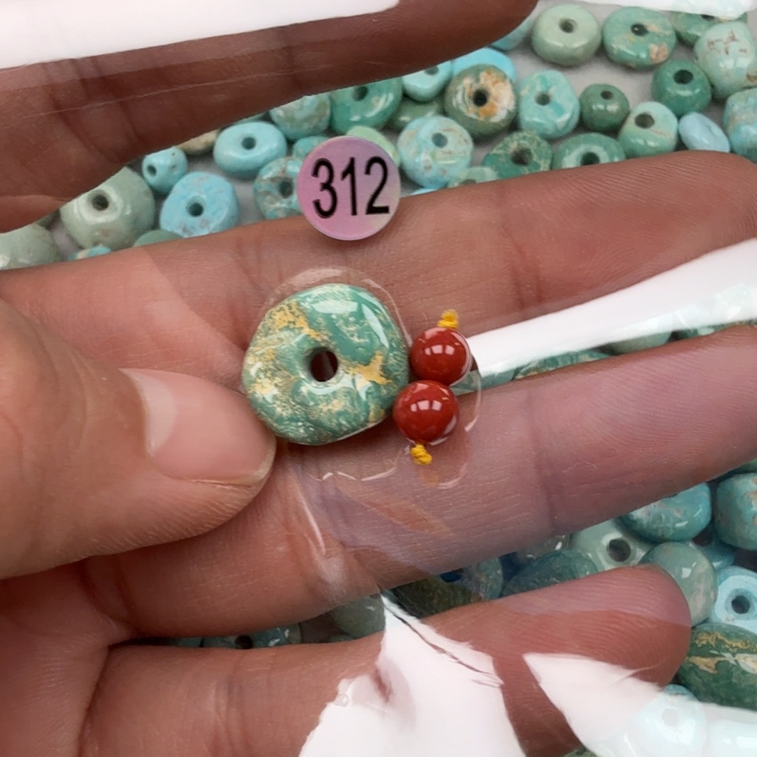 南红玛瑙未镶嵌珠宝奇石