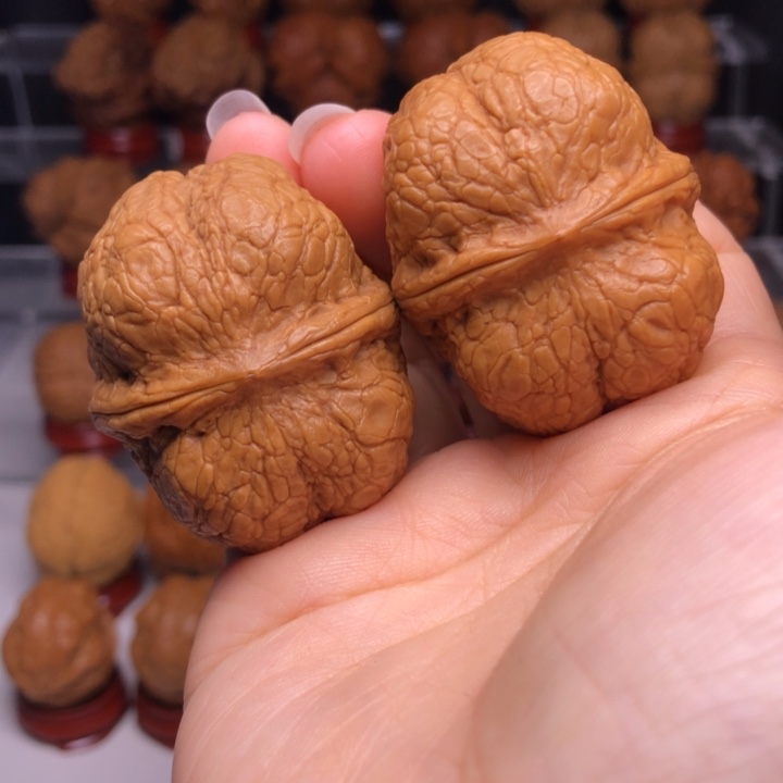 文玩核桃吊坠5方尊