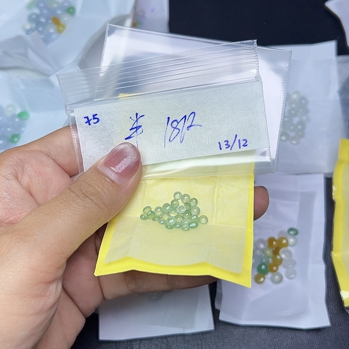未镶嵌定制翡翠半*?不