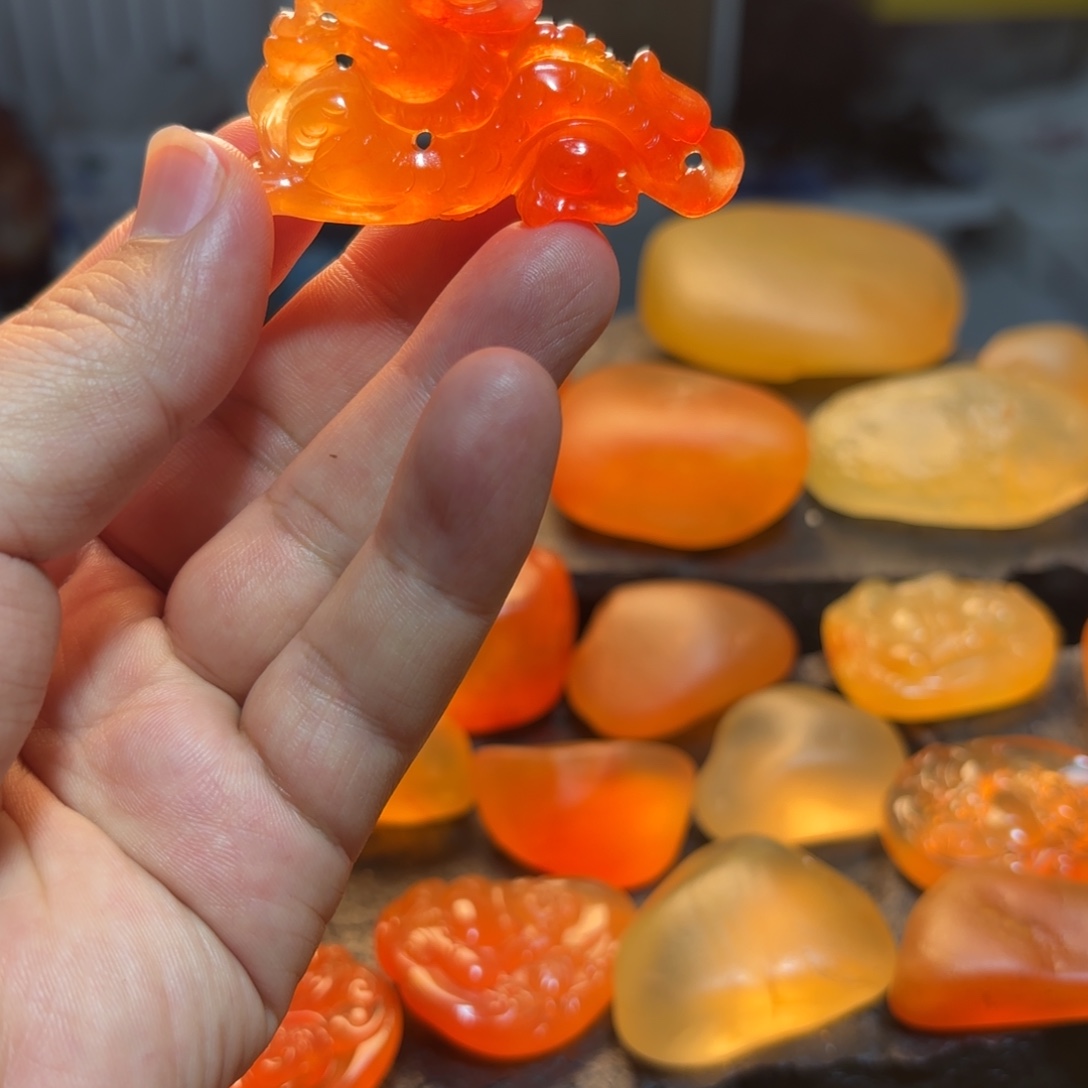 霸***王石英岩玉未镶嵌挂件