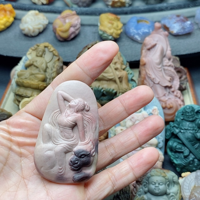 【闪购商品】定制石英质玉吊坠未镶嵌