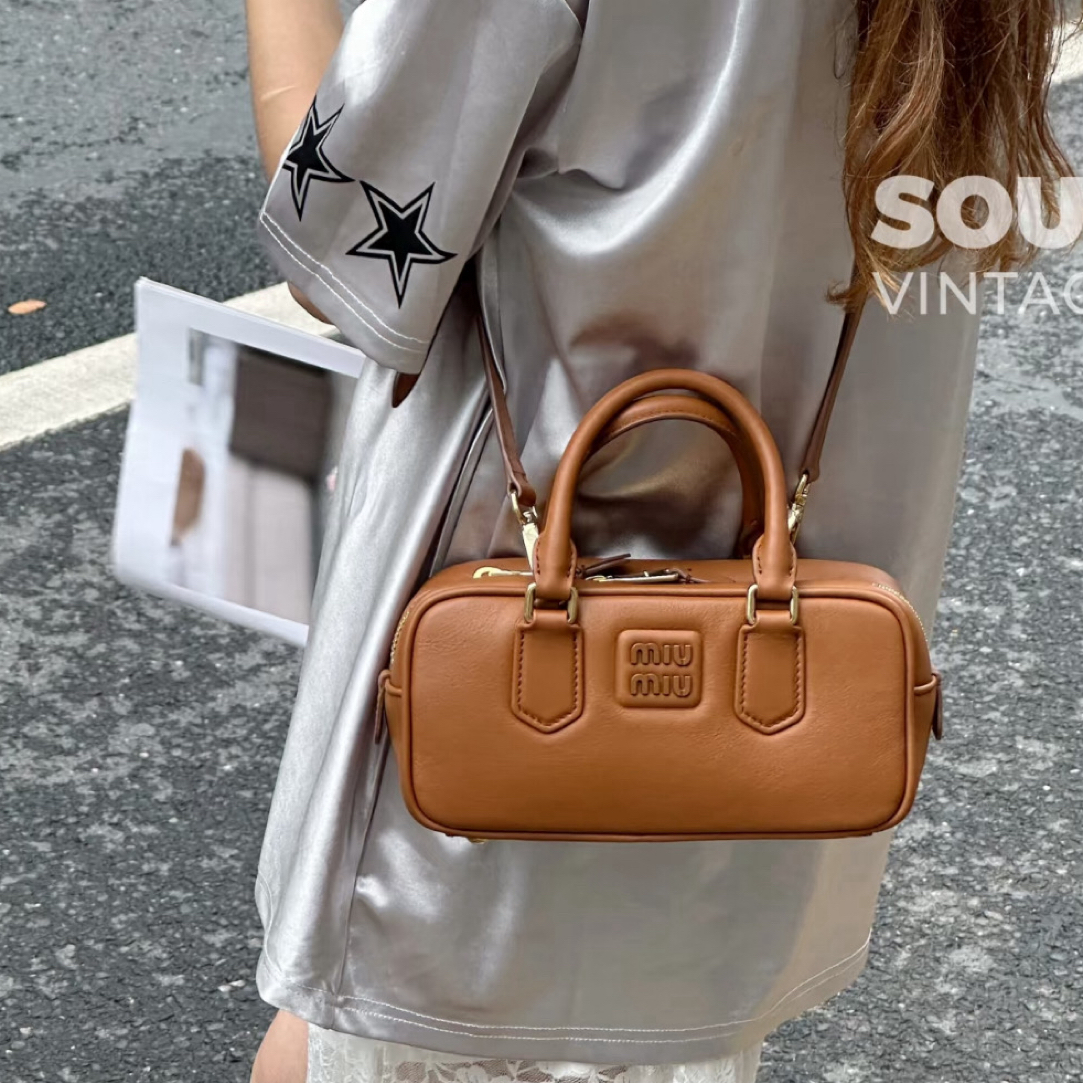 99新 MIU MIU/缪缪 99新-新款Arcadie保龄球小号 焦糖干邑色