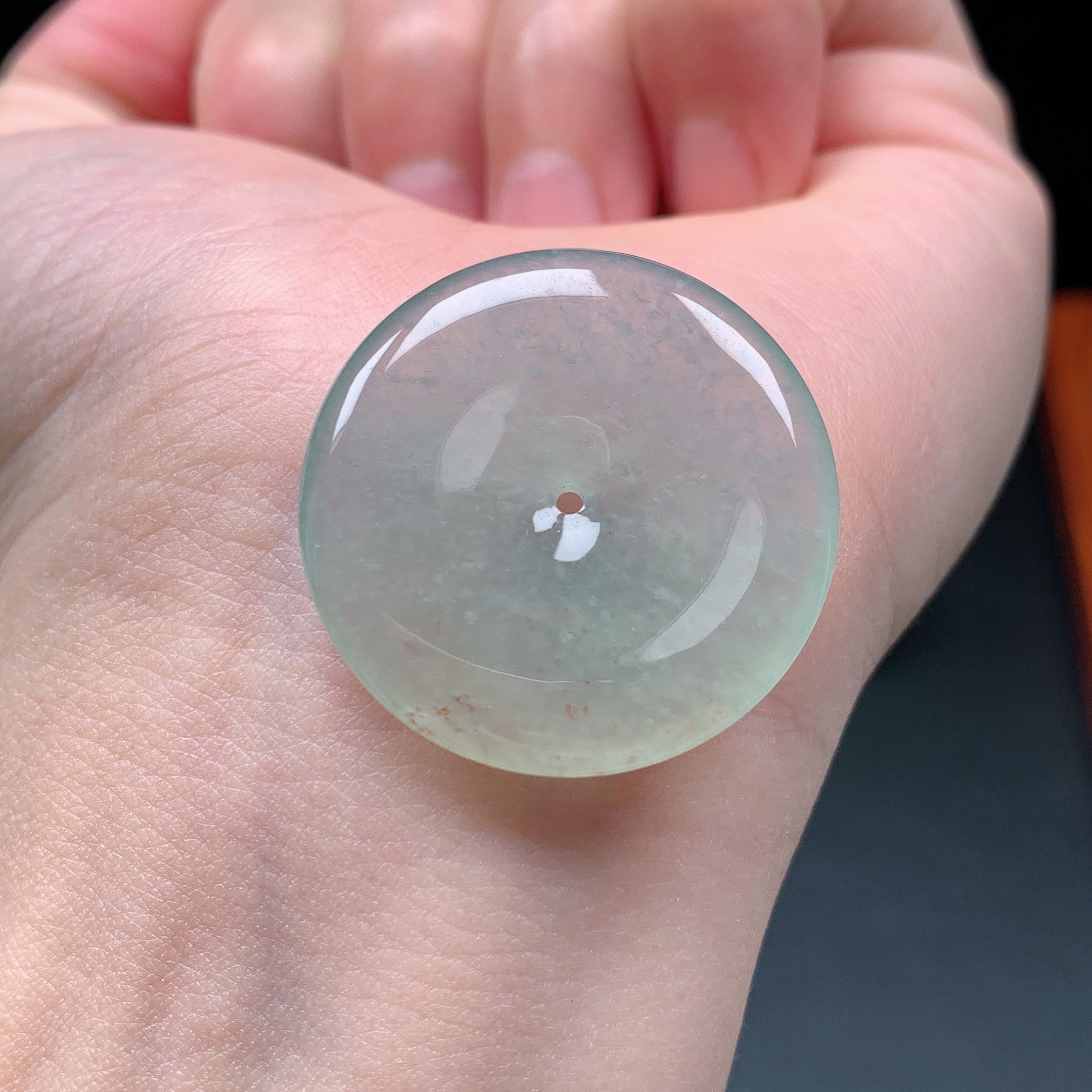 冰种冰飘绿平安扣吊坠、缅甸天然A货翡翠、尺寸：30.3-5.4mm