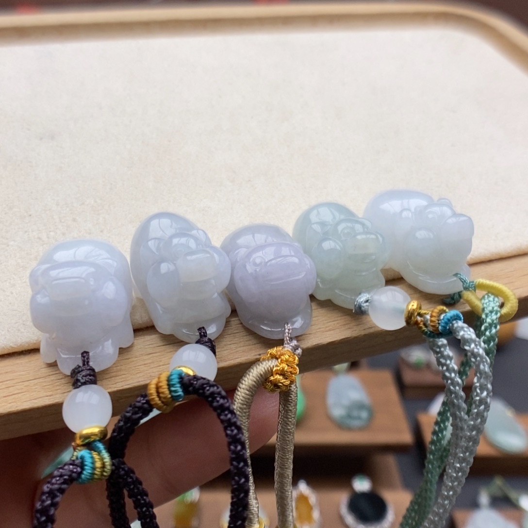 【闪购商品】颈饰未镶嵌翡翠发其一