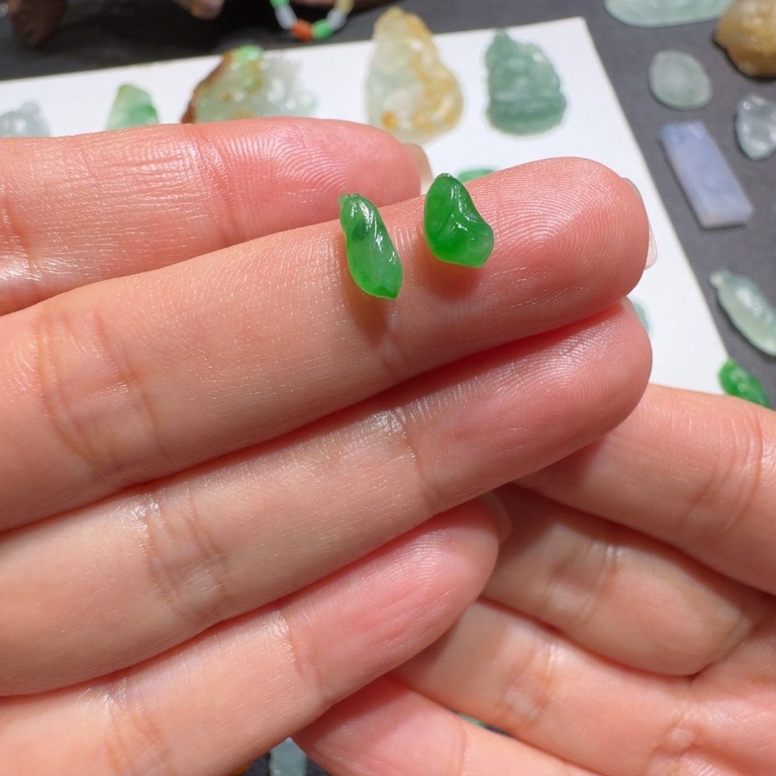 定制翡翠未镶嵌妍**早冰绿玉兰花