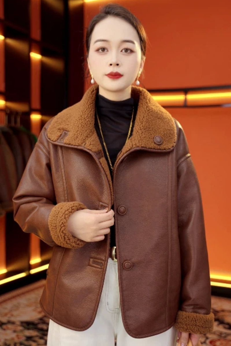 026正品加厚专柜翻领高级感皮毛一体秋冬保暖皮衣外套女2025新款