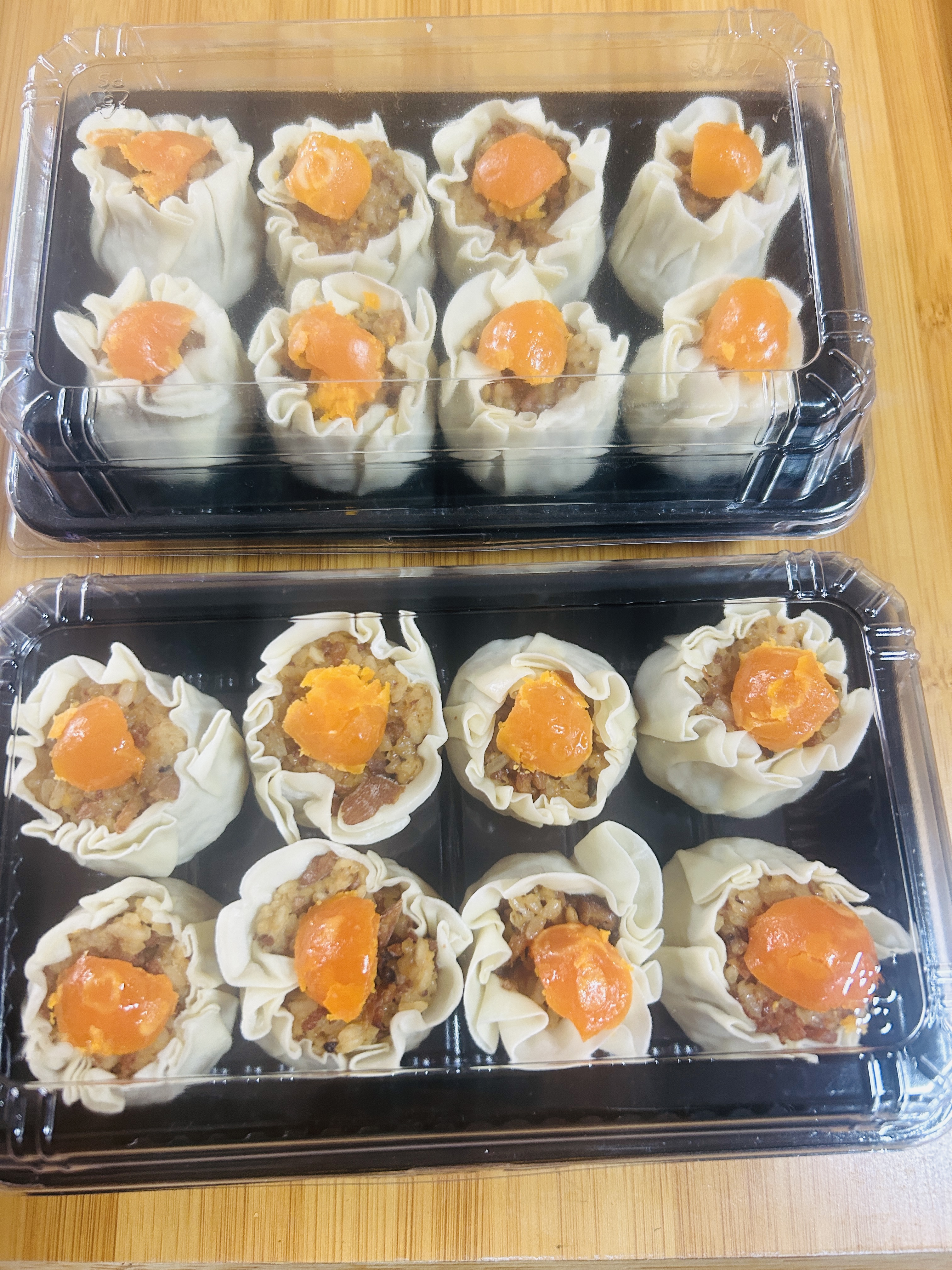 农家纯手工咸蛋黄烧卖