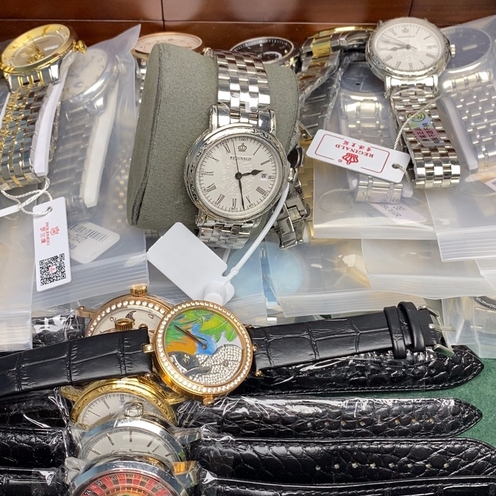 精钢孤品闪电购手表一个