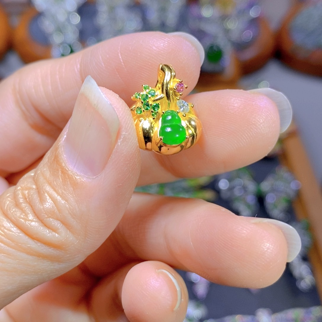 翡翠颈饰银S925镶嵌天然翡翠