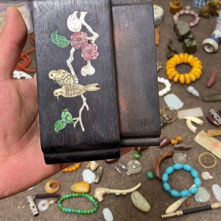 23568995321467997435