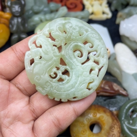 岫岩老玉（透闪石质玉）颈饰未镶嵌76