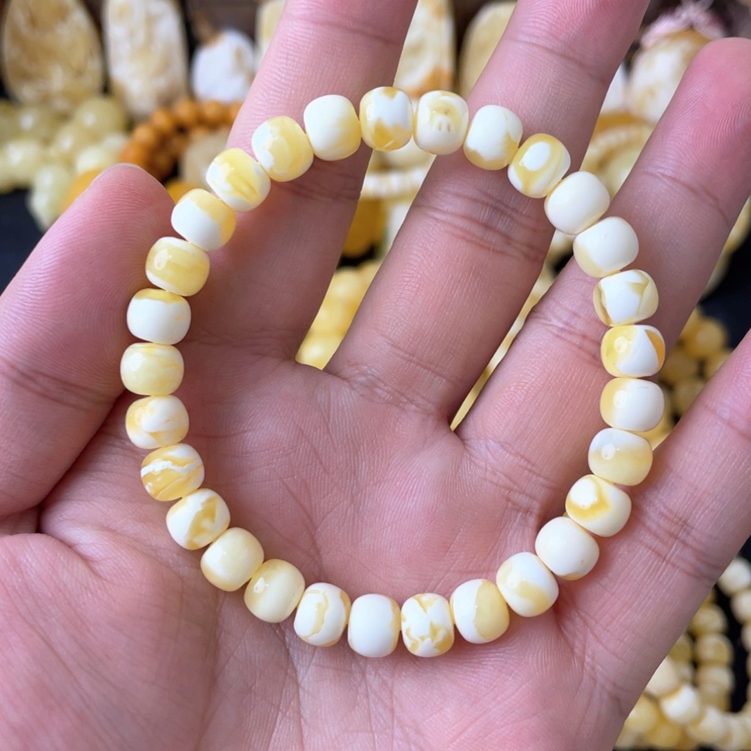 琥珀手串未镶嵌8mm俄料金漆白精工老型手串（有坑）