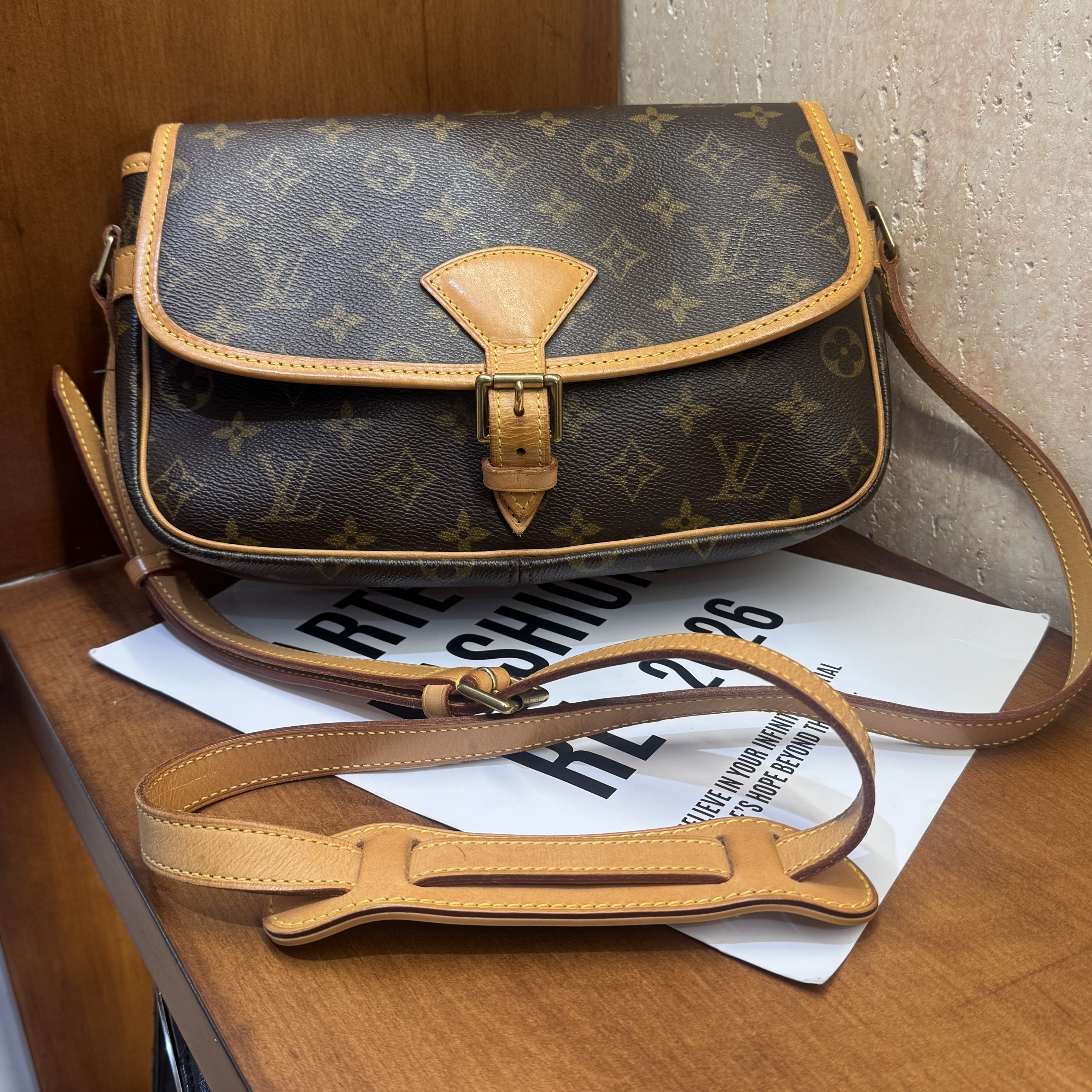 95新 LouisVuitton/路易威登 0014LV老花中古法棍包