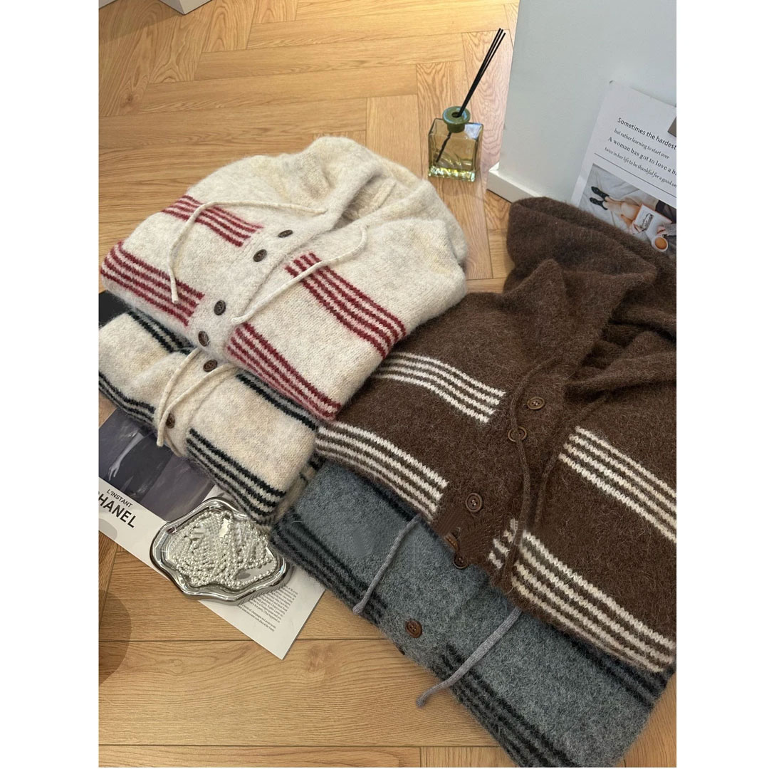 早秋2025胖mm韩系慵懒风细条纹宽松连帽毛衣百搭洋气时尚