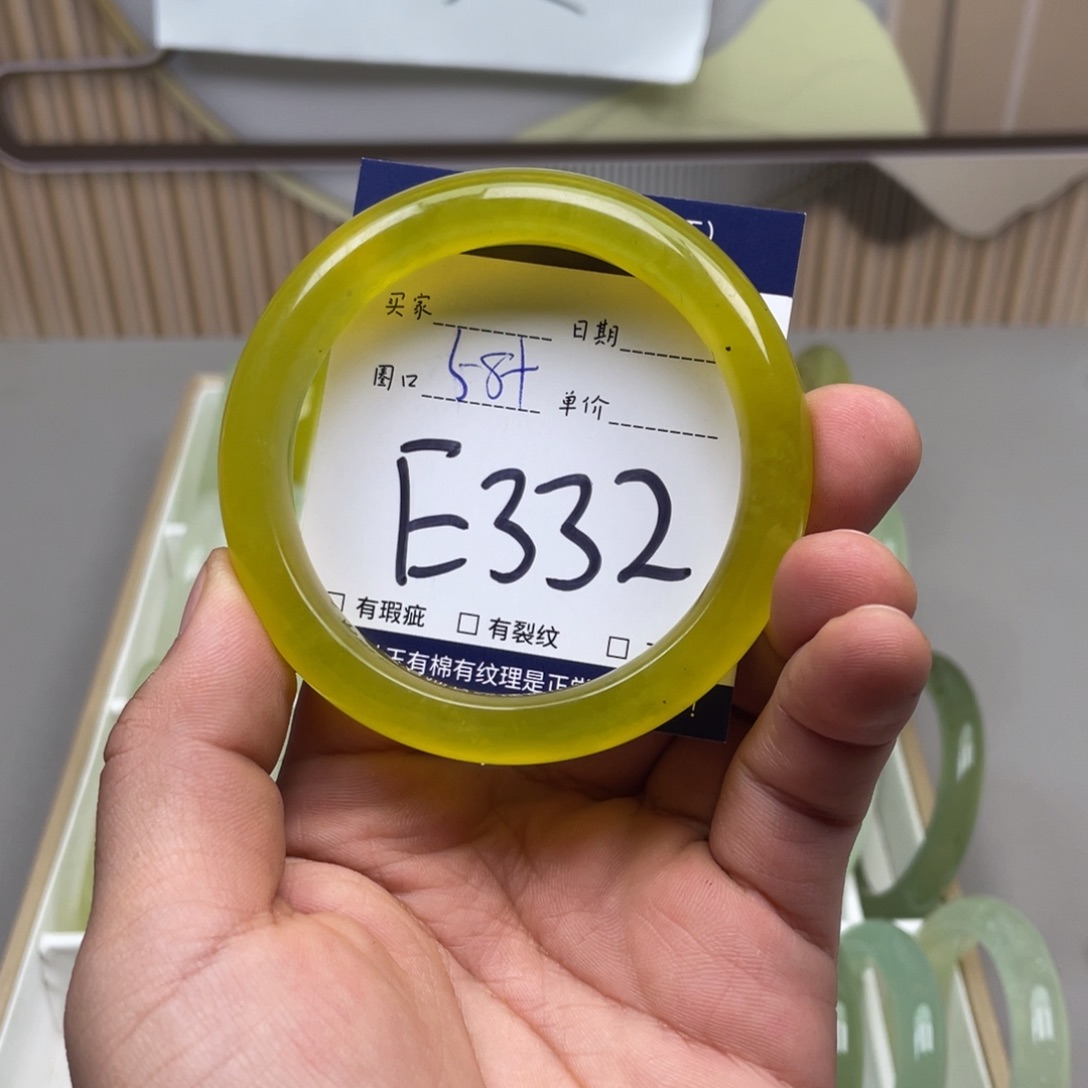 岫玉手镯手镯未镶嵌