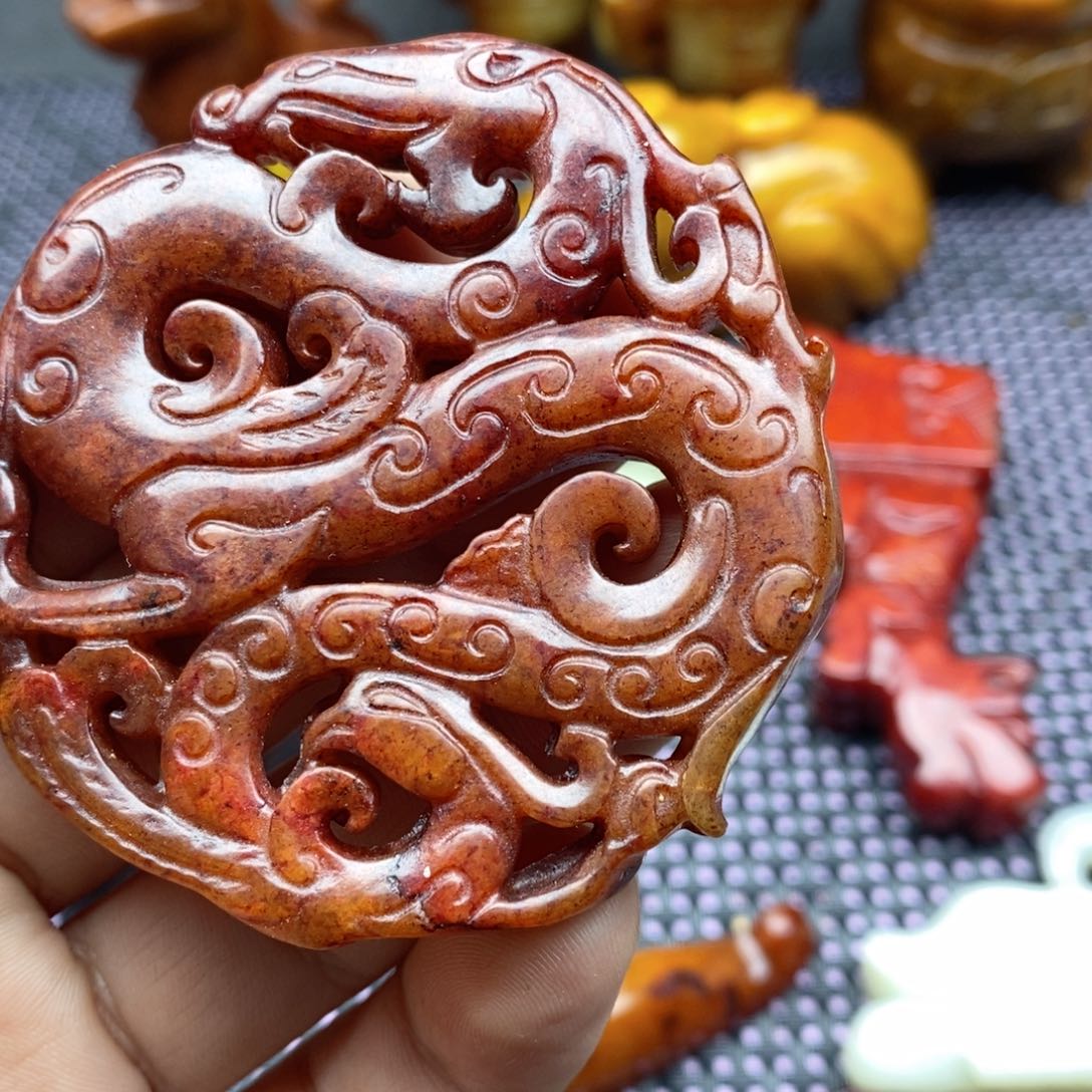 蛇纹石玉颈饰未镶嵌