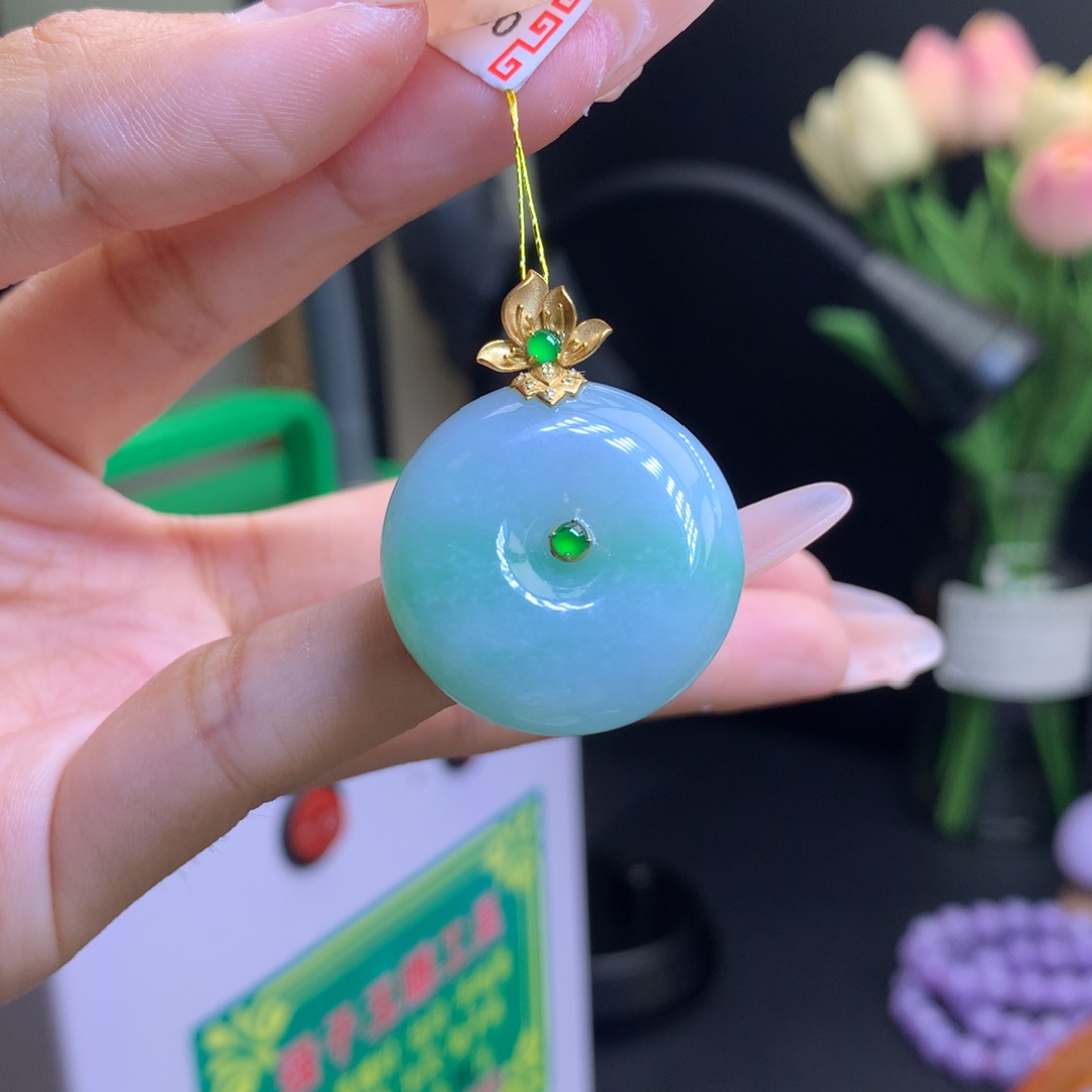 翡翠18K金镶嵌颈饰天然