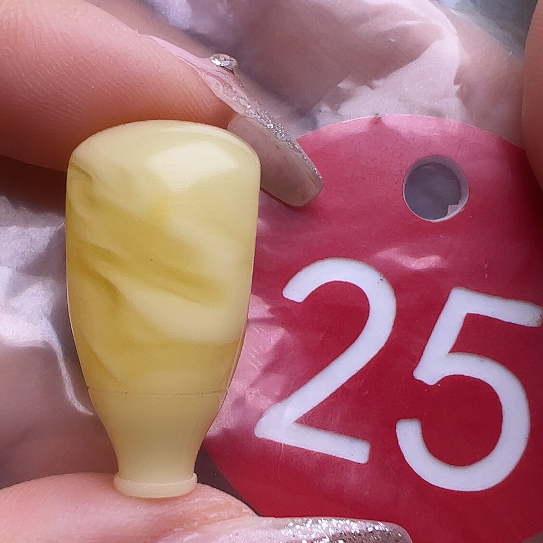 未镶嵌蜜蜡裸石微瑕12.8mm三通