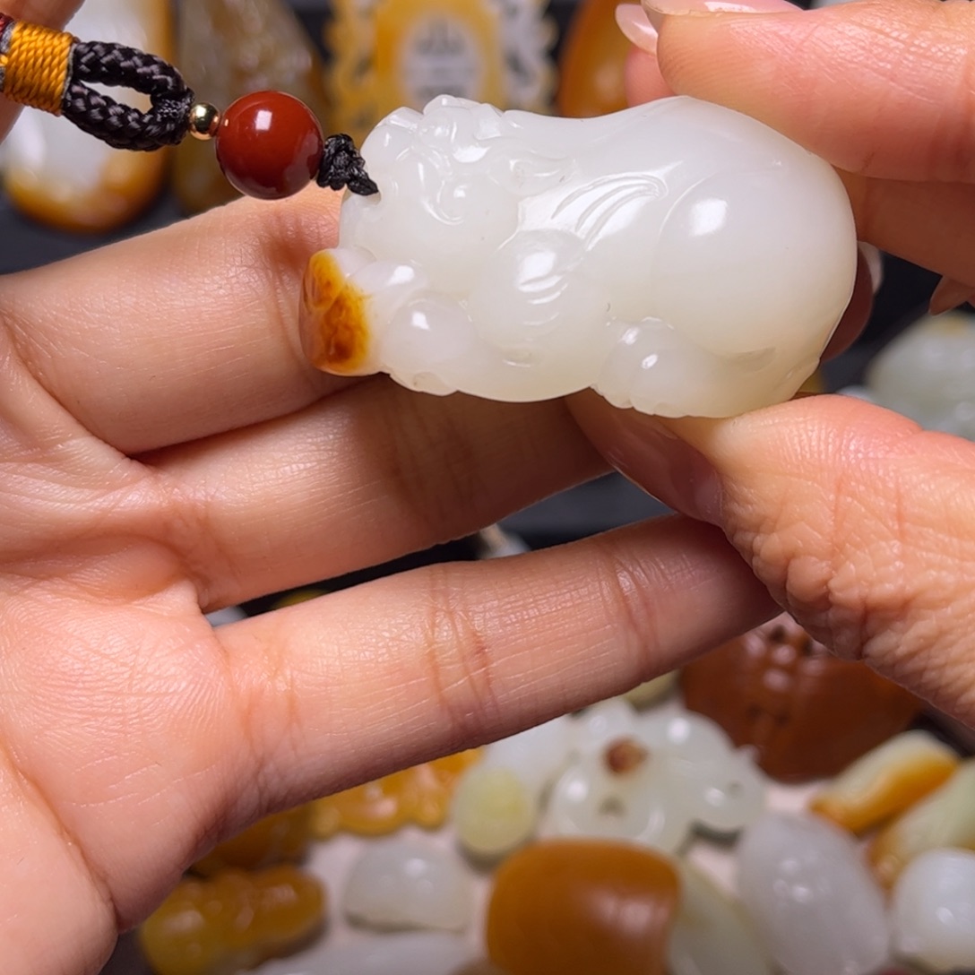 和田玉颈饰未镶嵌