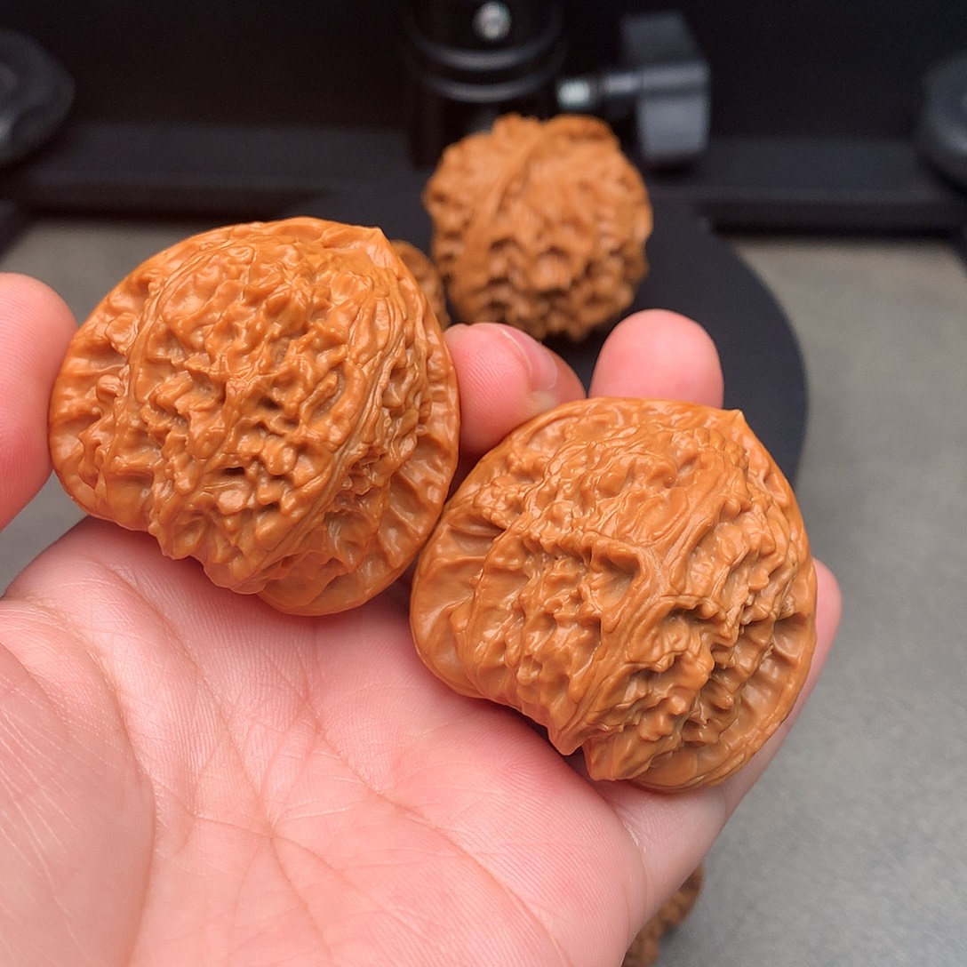 文玩核桃吊坠93号三角白41