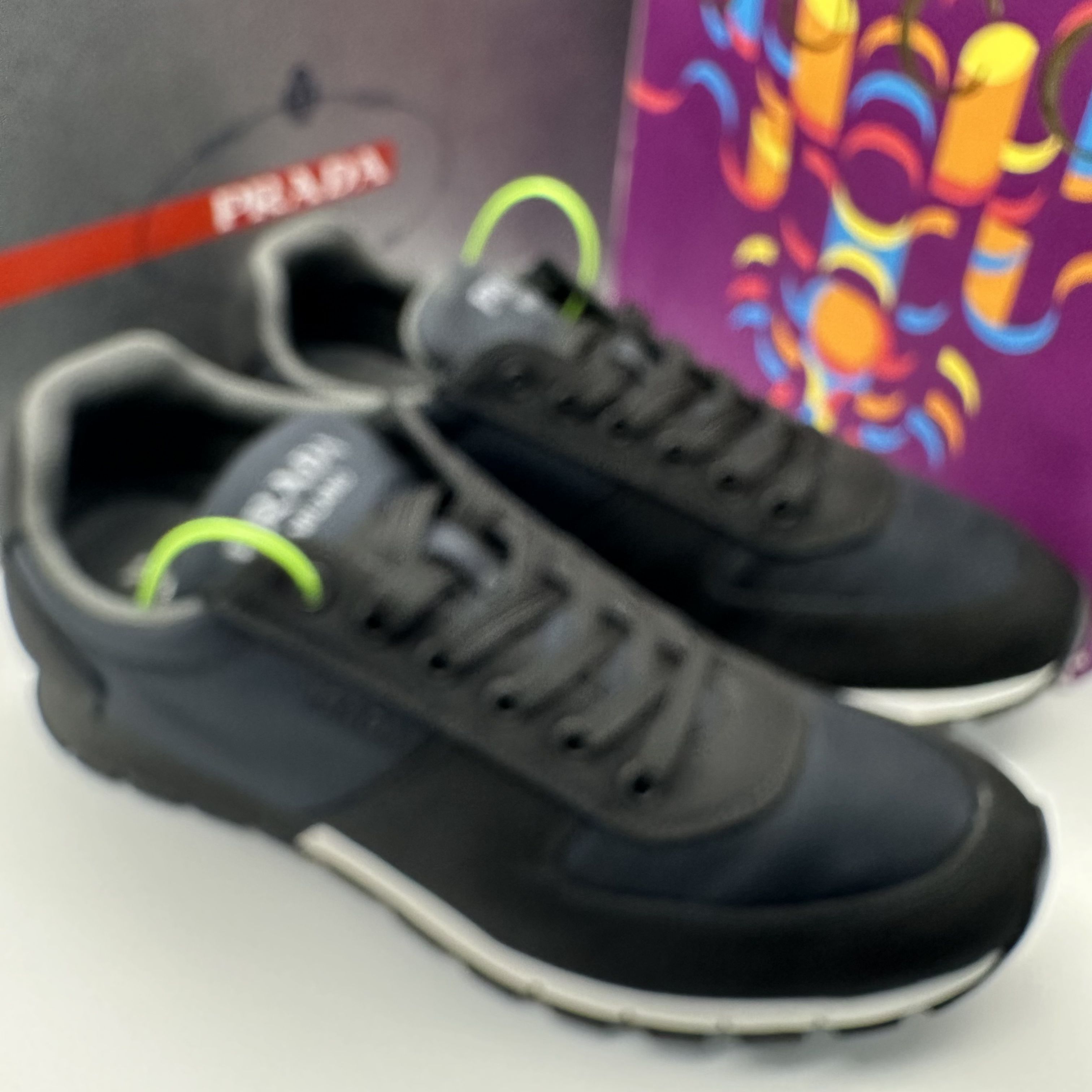 95新 Prada/普拉达 42欧码/双色拼接针织面透气运动鞋