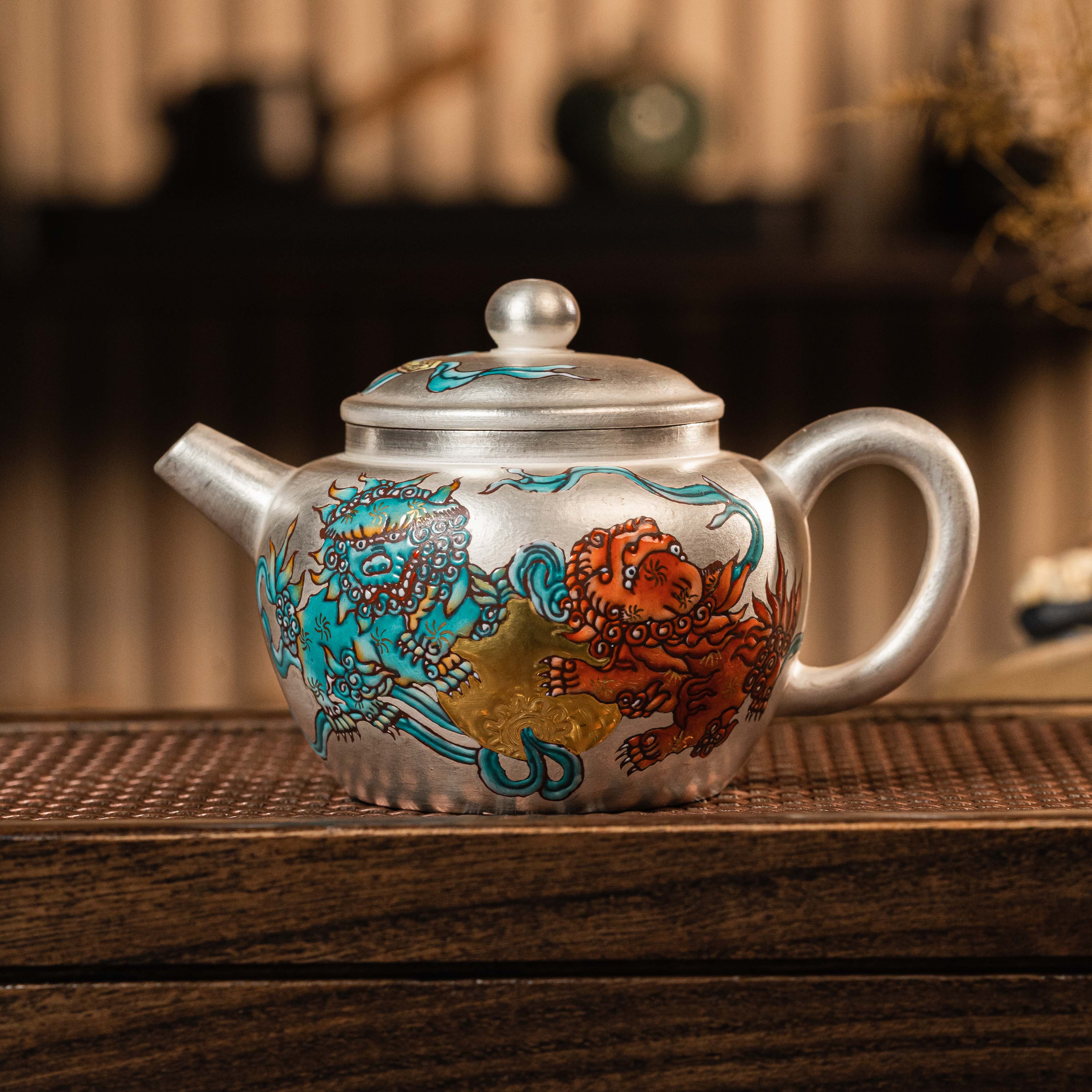 GX-018  宜兴手工紫砂   醒狮献瑞（袁世文）