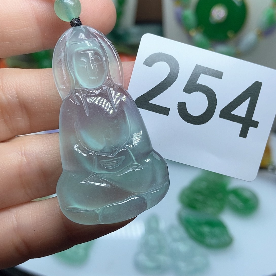 翡翠吊坠(赠链)未镶嵌