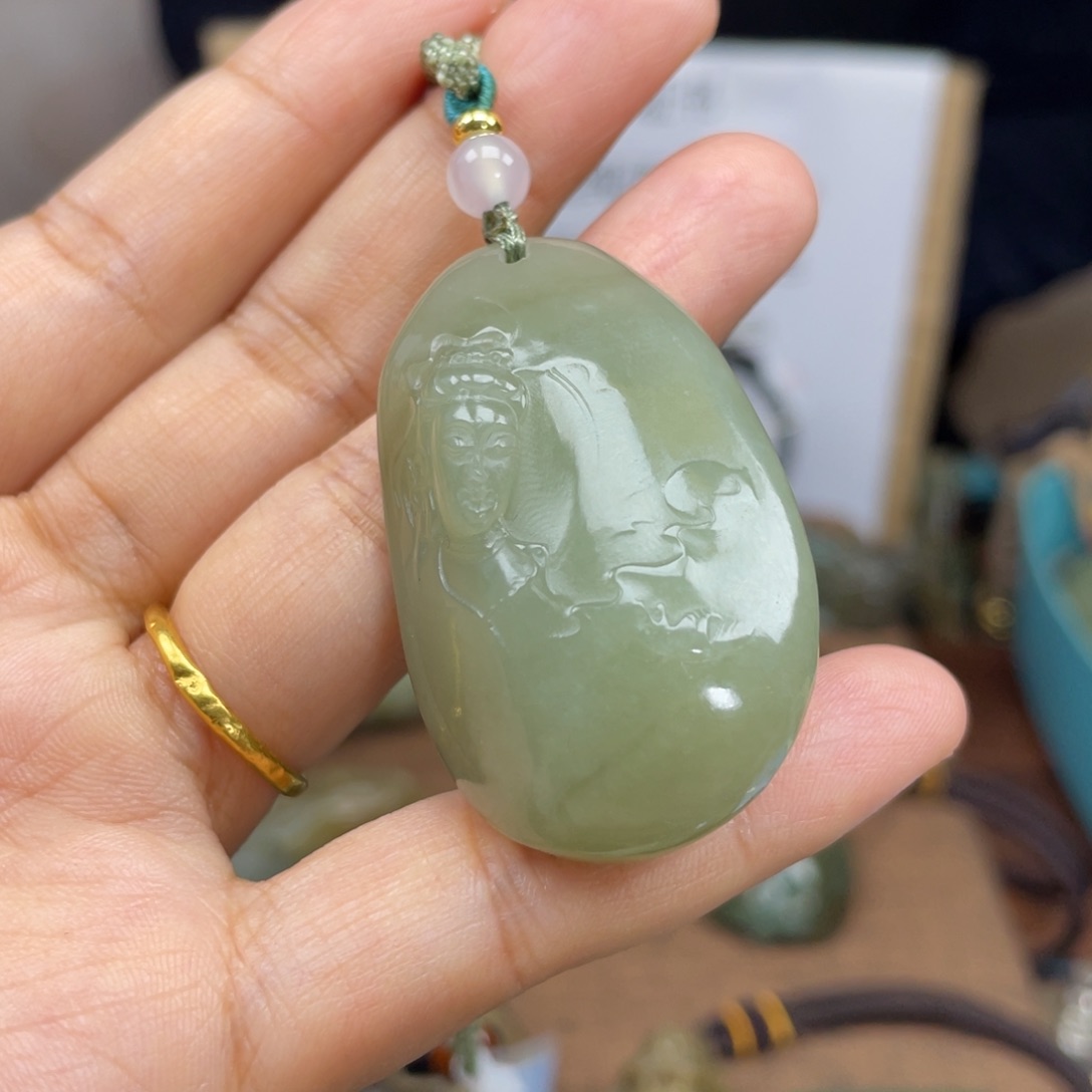 和田玉颈饰未镶嵌