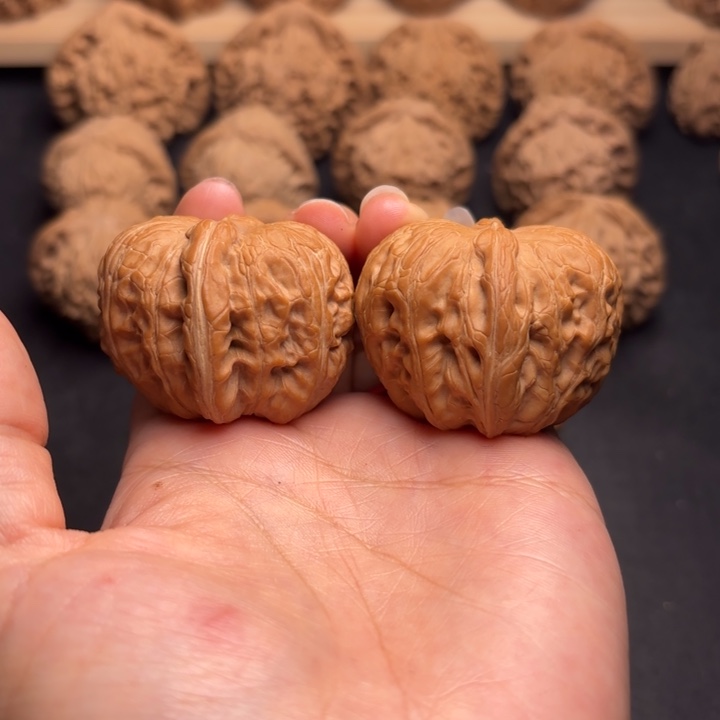 C***3把件文玩核桃41元宝克重44.5