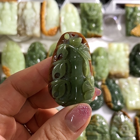 岫岩河磨玉（透闪石质玉）吊坠未镶嵌