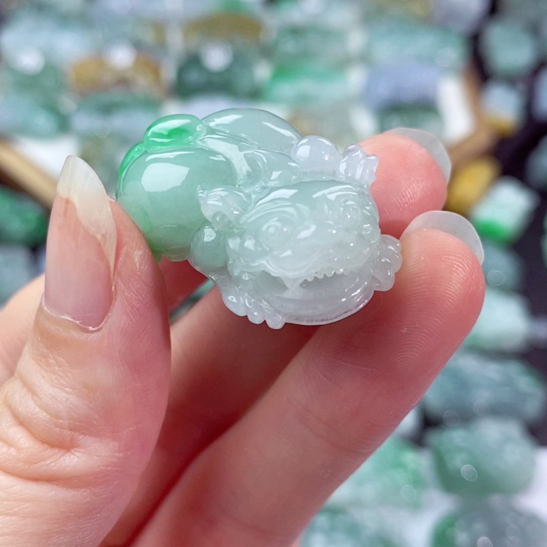 翡翠颈饰未镶嵌天然