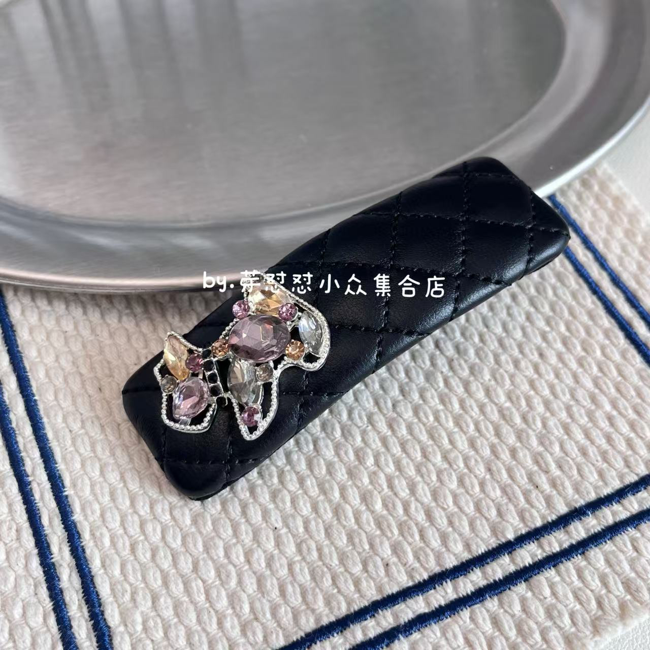 芽怼怼韩国满钻小狗格纹黑色掰掰夹 06427