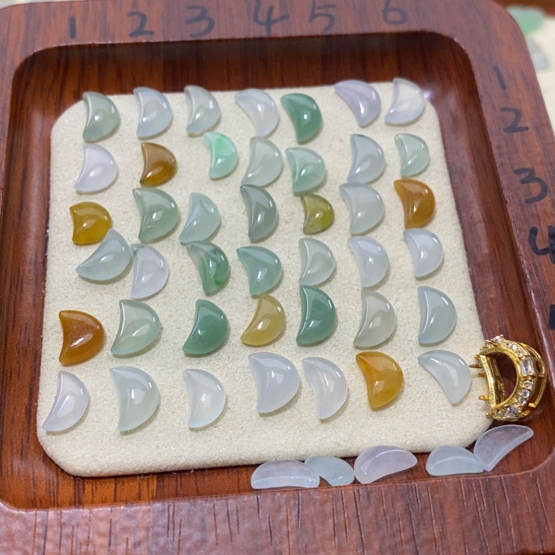 翡翠颈饰未镶嵌月亮48一个可挑