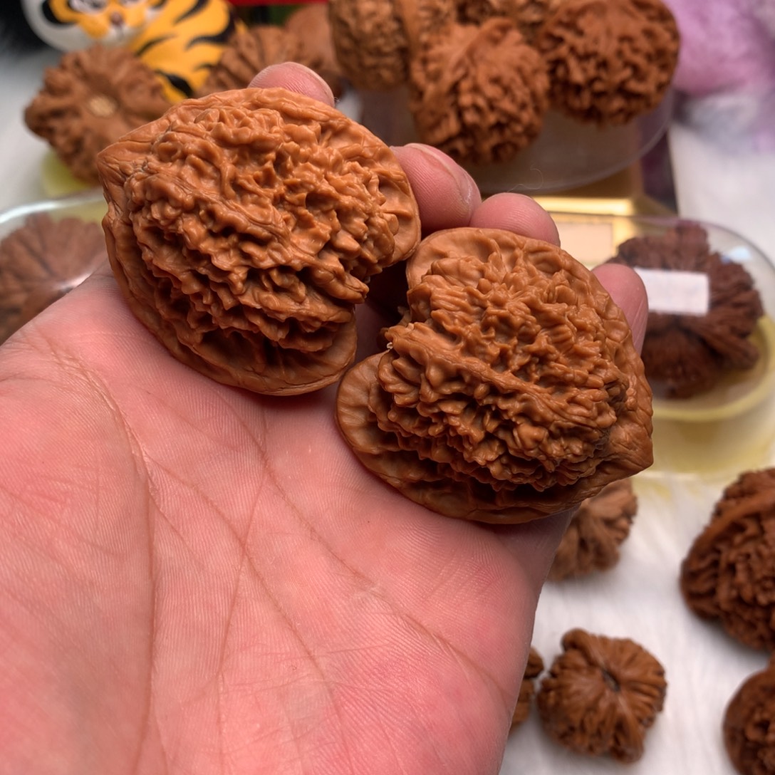 云***清文玩核桃把件43百花山